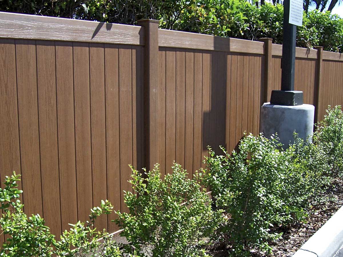 Photo of a vinyl fence in Walton Kentucky