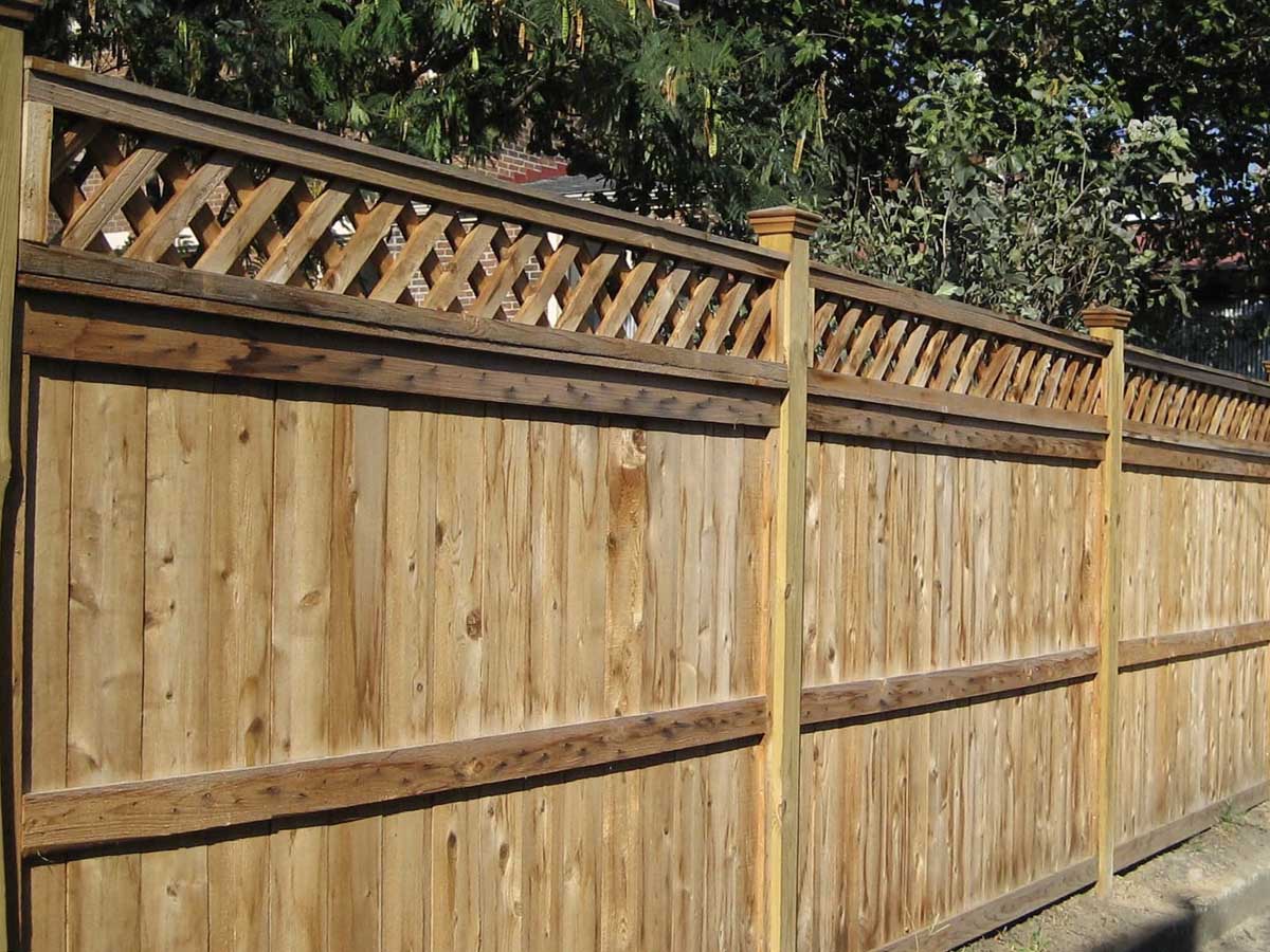 Photo of wood privacy fence in Northern KY